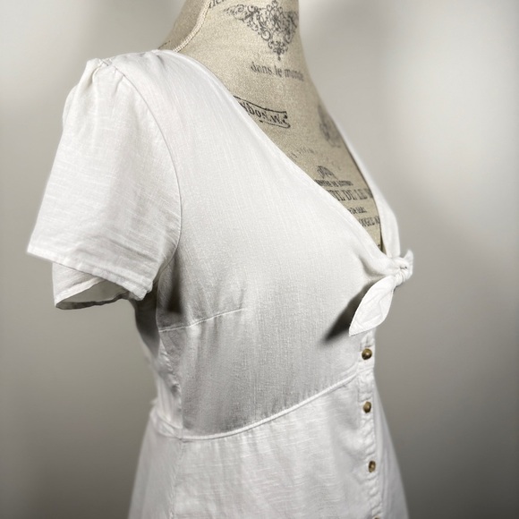 Abercrombie & Fitch White Mini Dress with Bow and Buttons - Picture 5 of 8